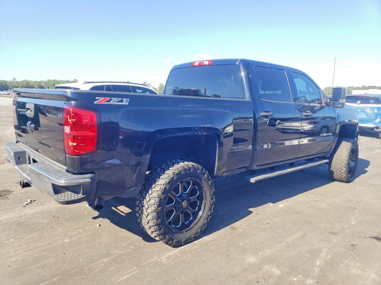 2014 CHEVROLET SILVERADO K1500 LT photo 3