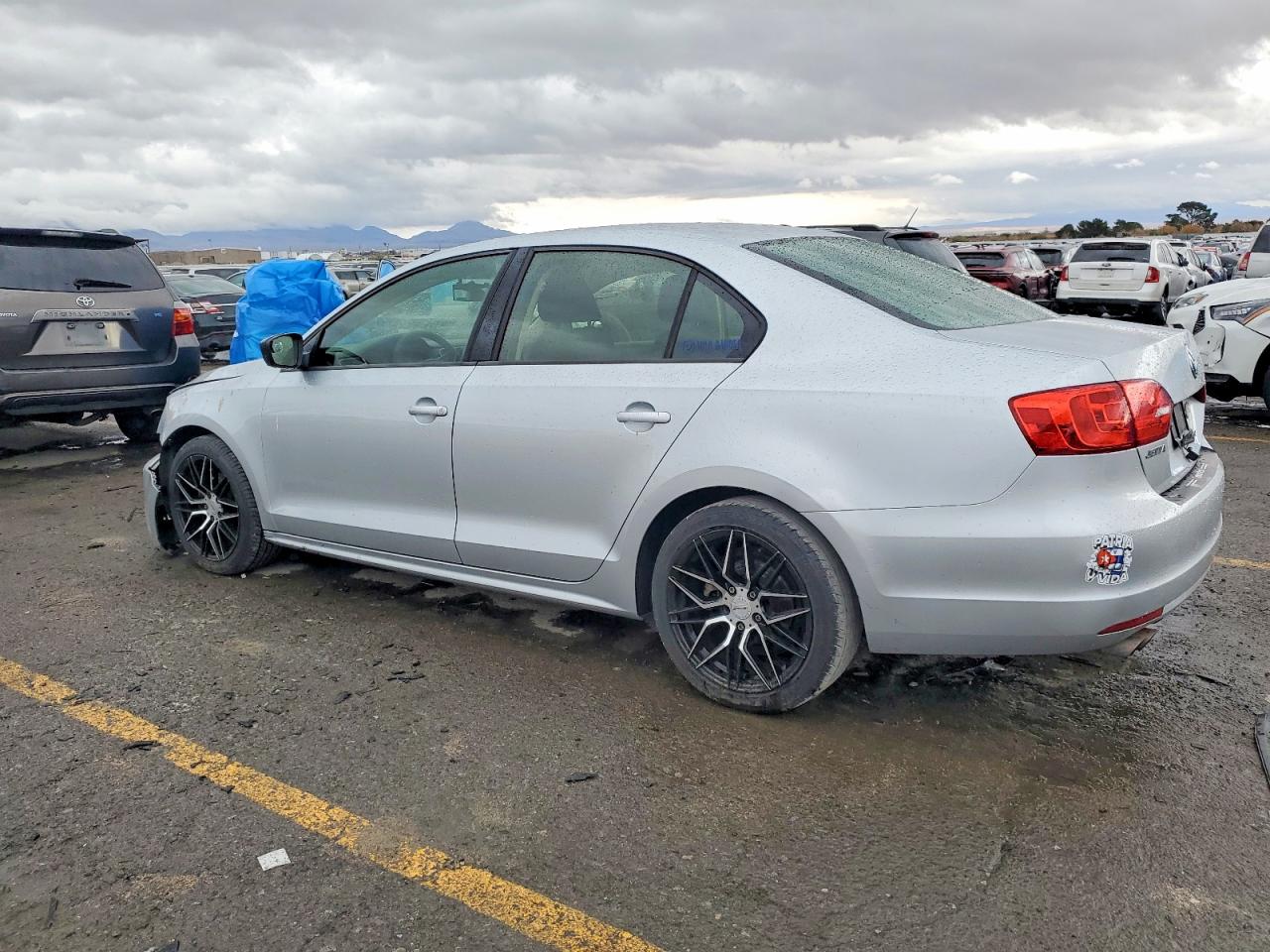 2014 VOLKSWAGEN JETTA BASE photo 2