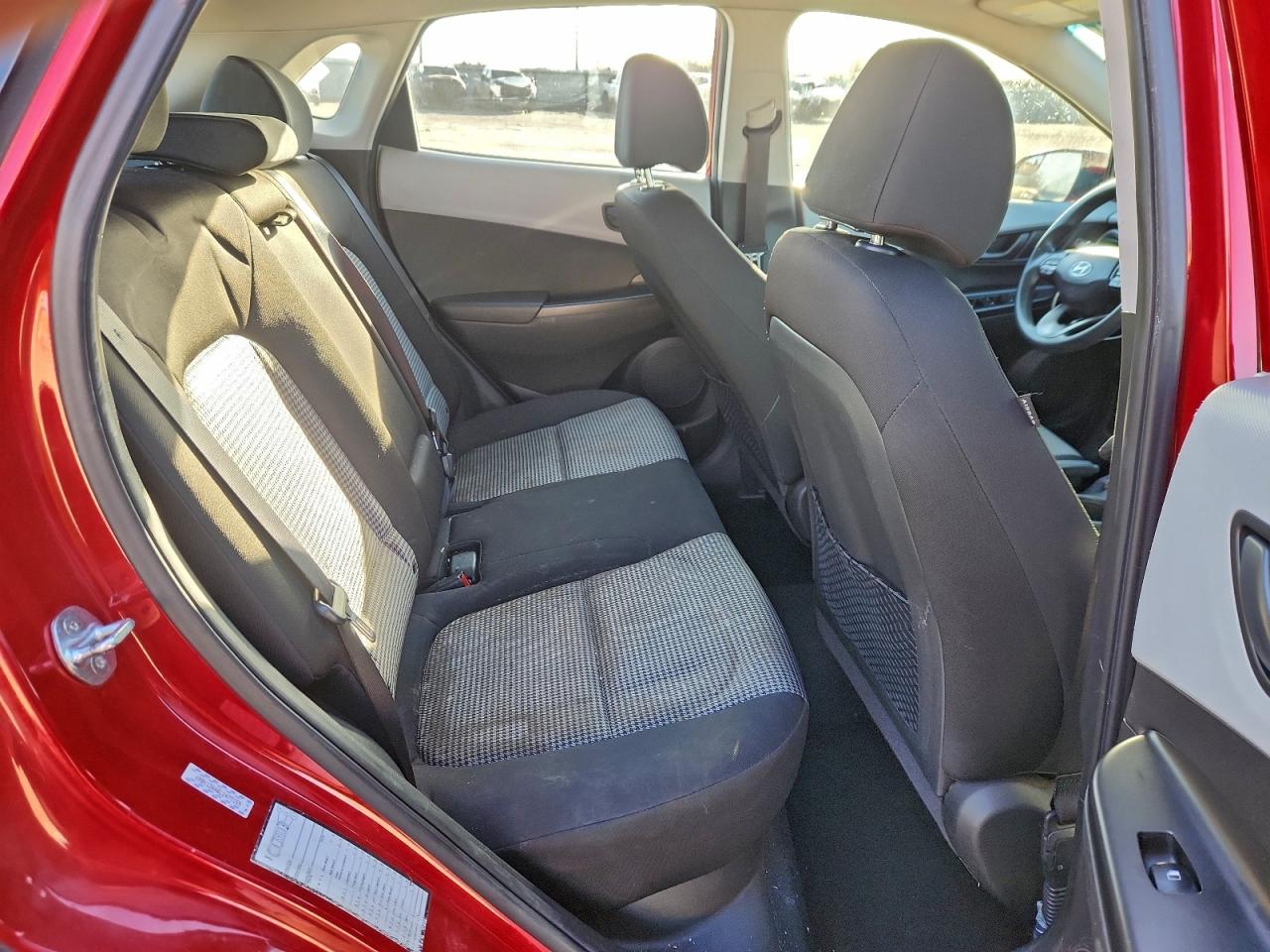 2020 HYUNDAI KONA SE photo 11