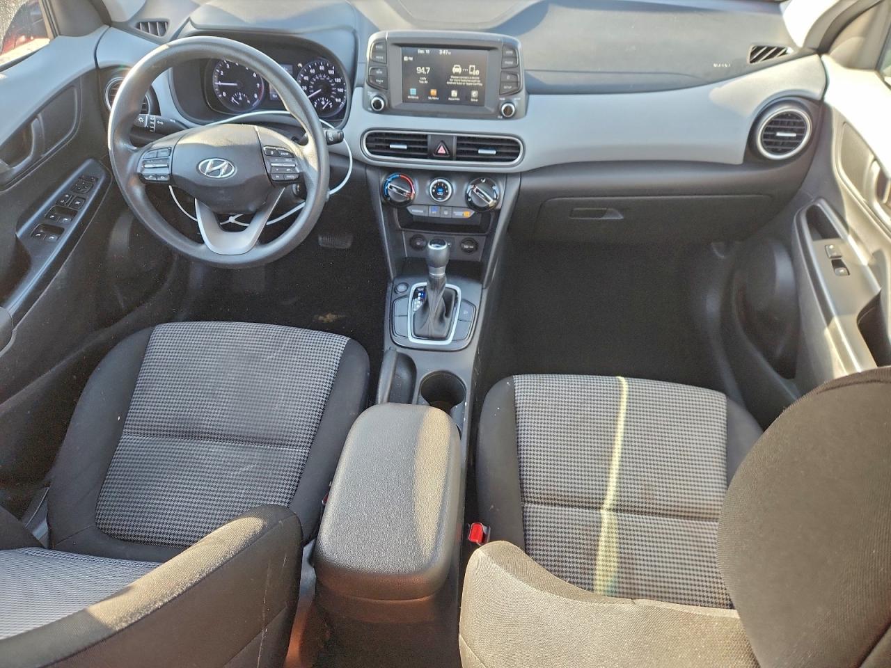 2020 HYUNDAI KONA SE photo 8