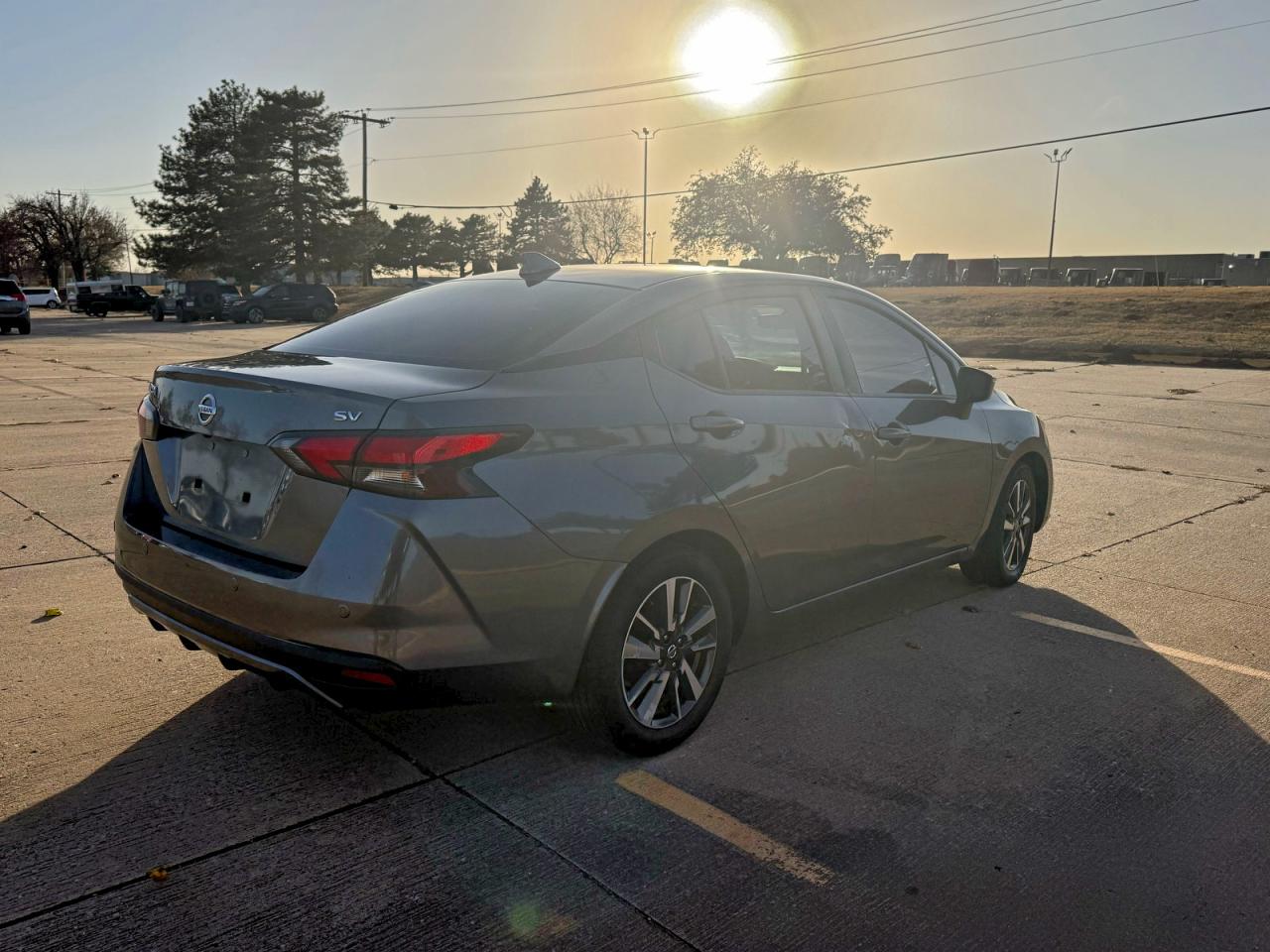 2021 NISSAN VERSA SV photo 4