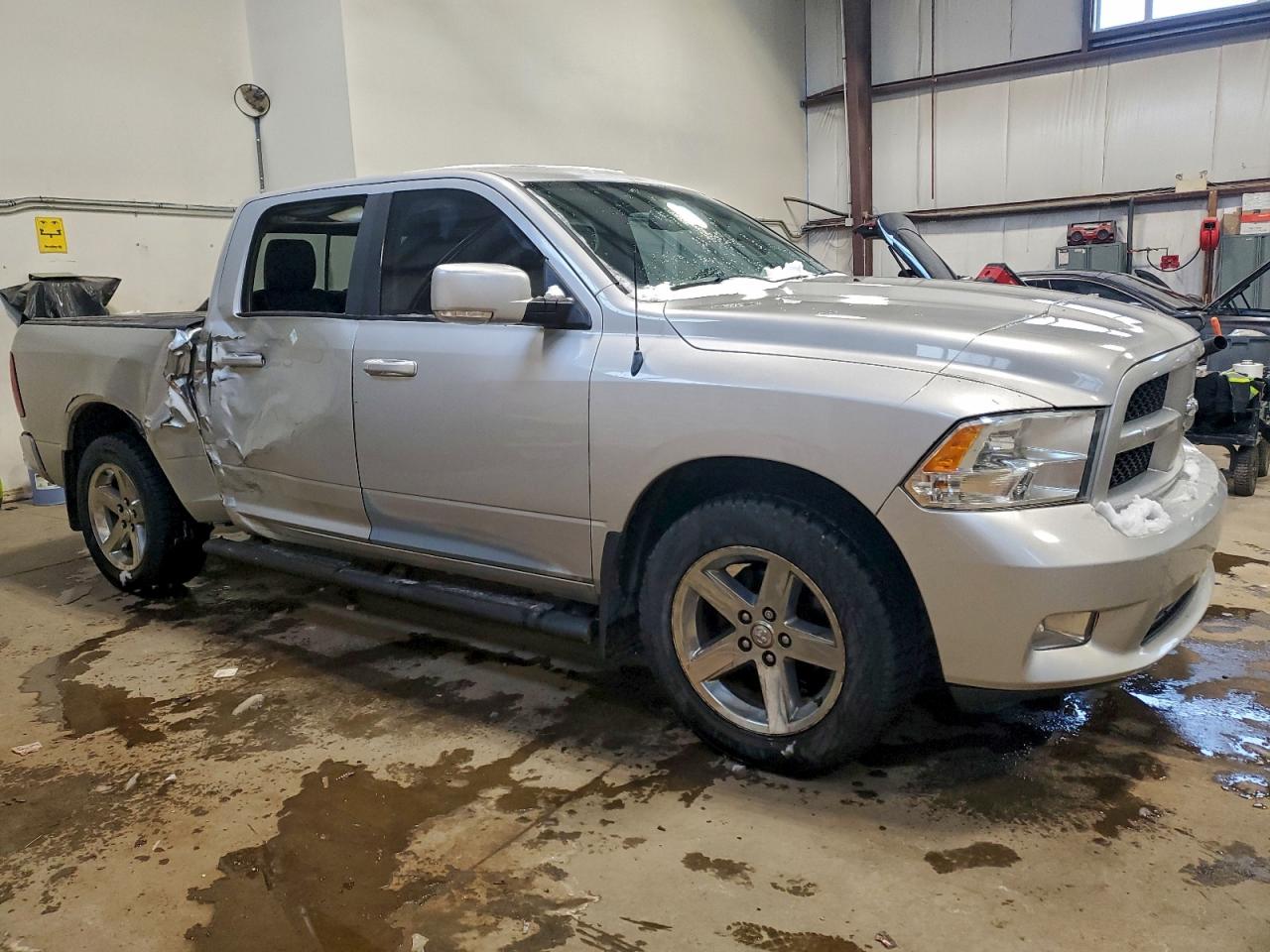 2011 DODGE RAM 1500 photo 4
