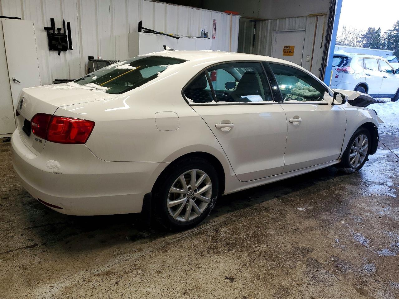2012 VOLKSWAGEN JETTA SE photo 3