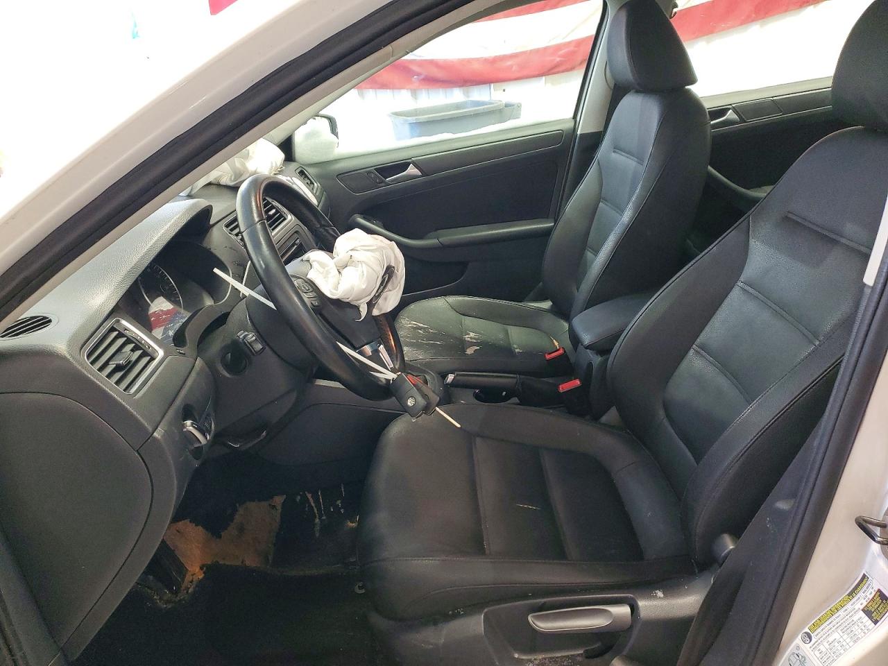 2012 VOLKSWAGEN JETTA SE photo 7
