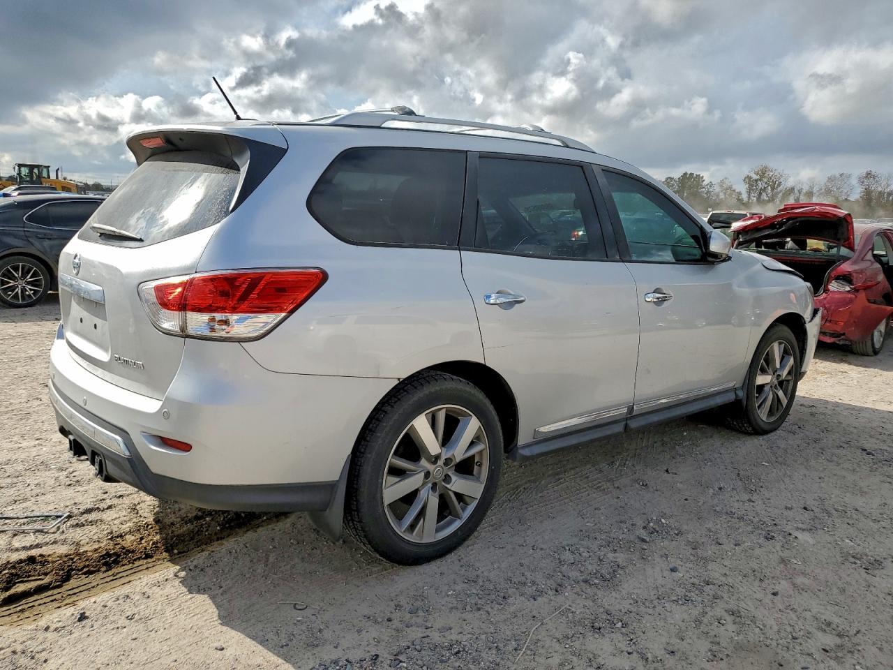 2013 NISSAN PATHFINDER S photo 3