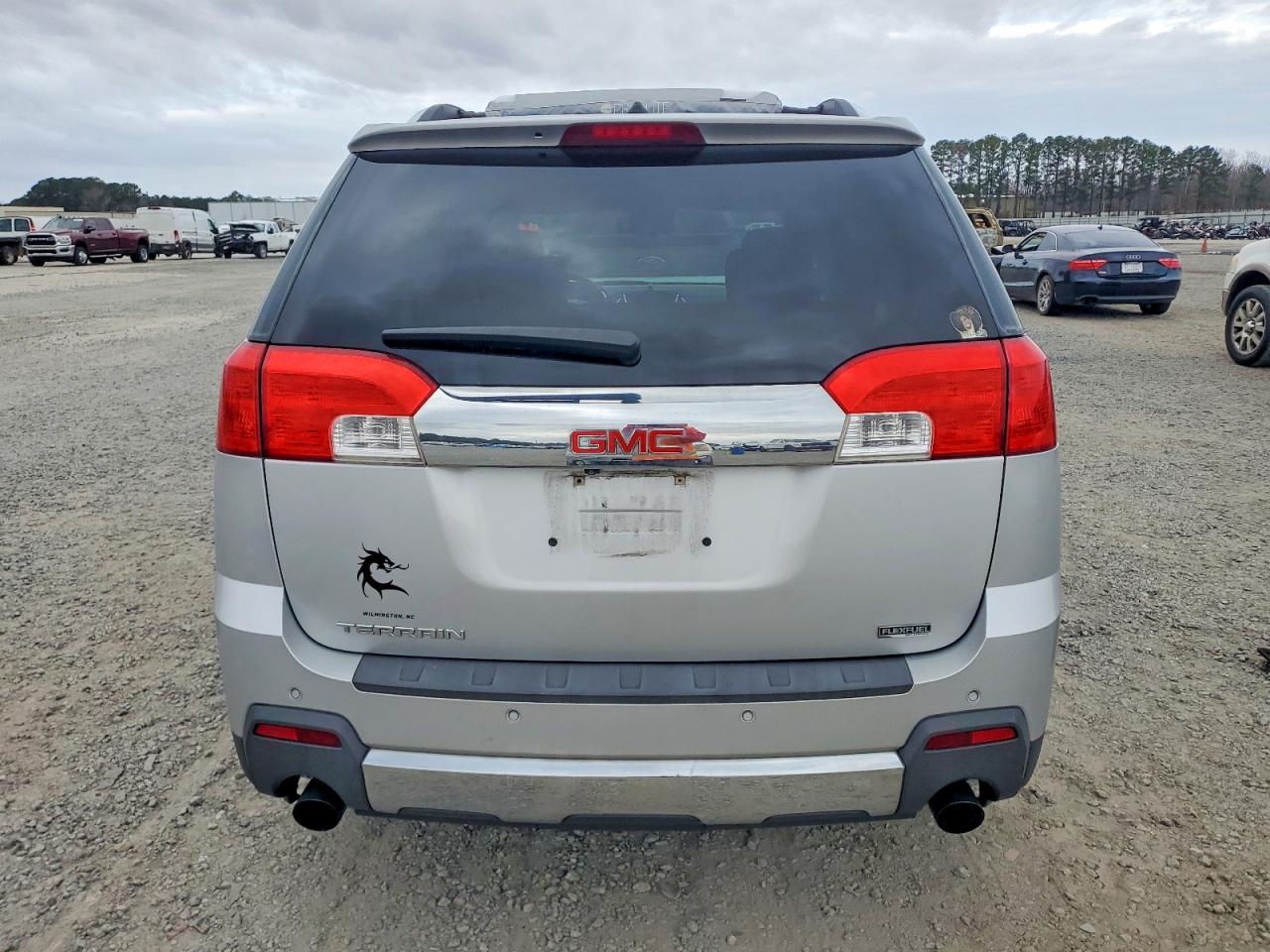 2012 GMC TERRAIN SLT photo 6