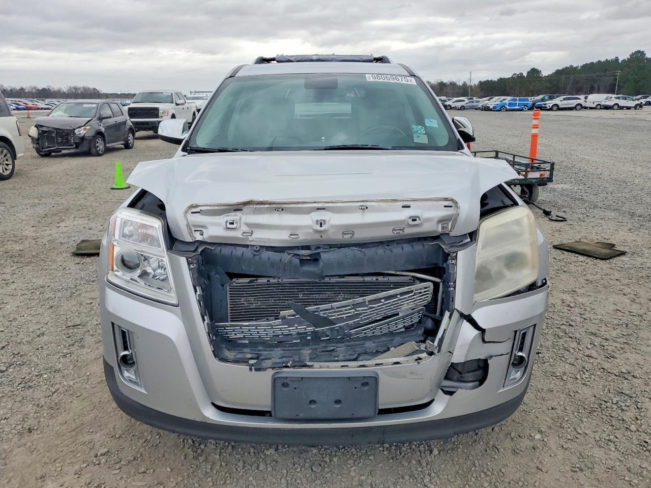 2012 GMC TERRAIN SLT photo 5