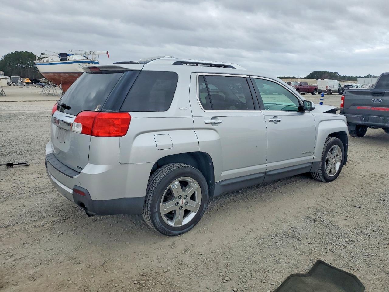 2012 GMC TERRAIN SLT photo 3
