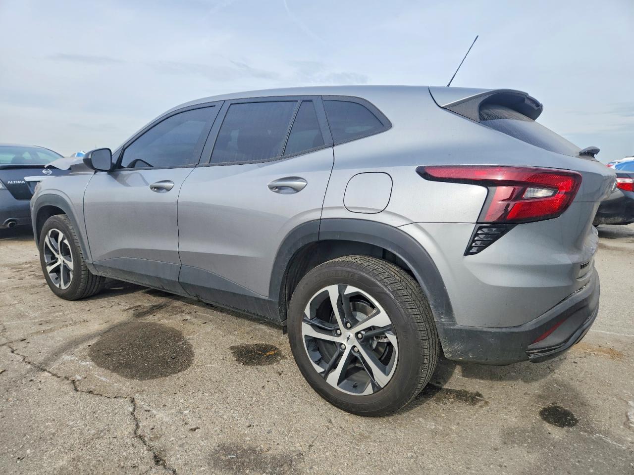 2025 CHEVROLET TRAX 1RS photo 2