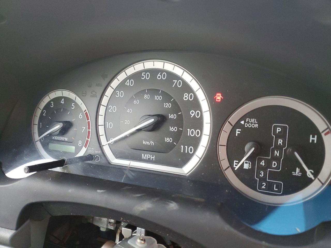 2004 TOYOTA SIENNA XLE photo 9
