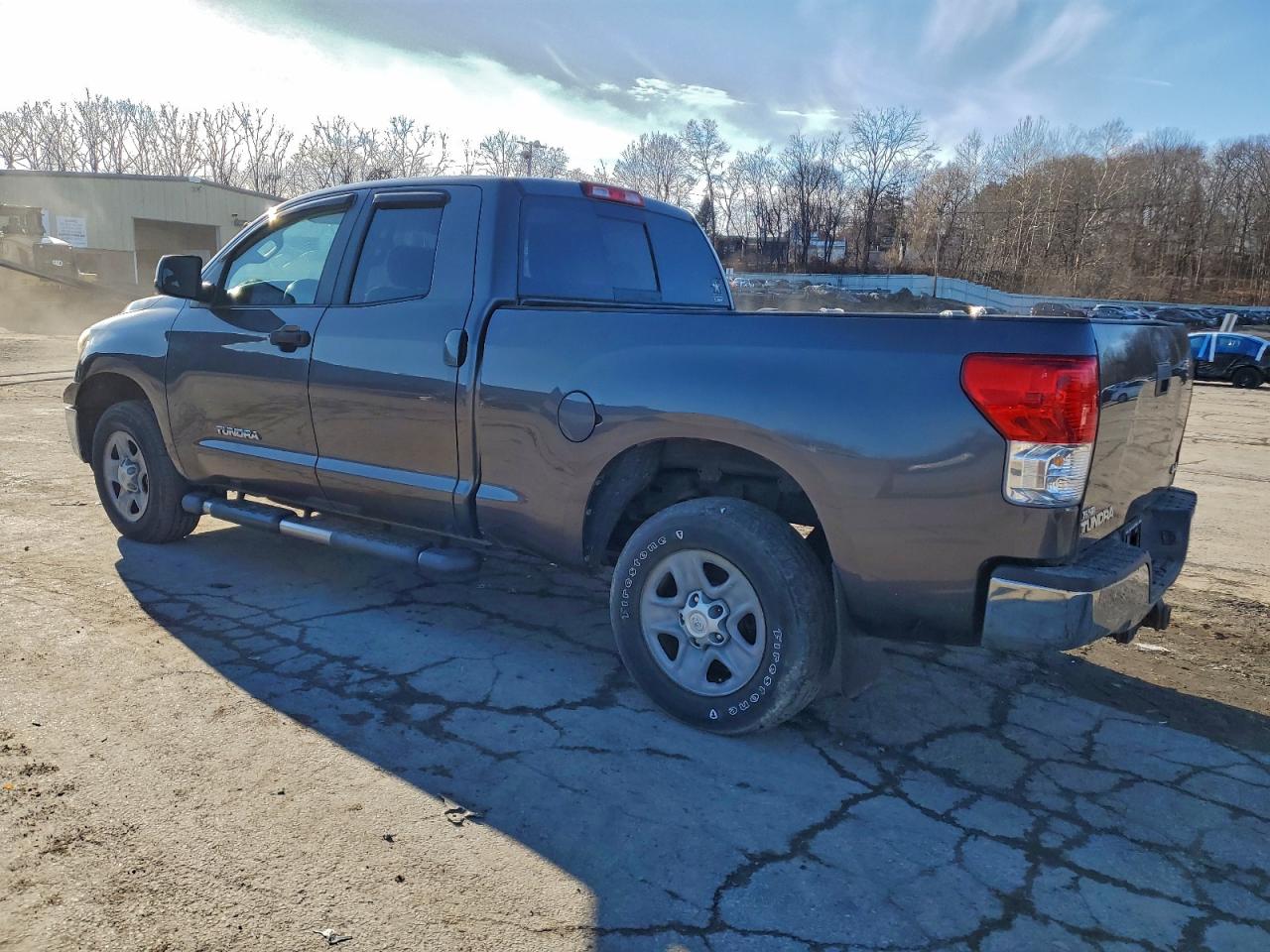 2013 TOYOTA TUNDRA DOUBLE CAB SR5 photo 2
