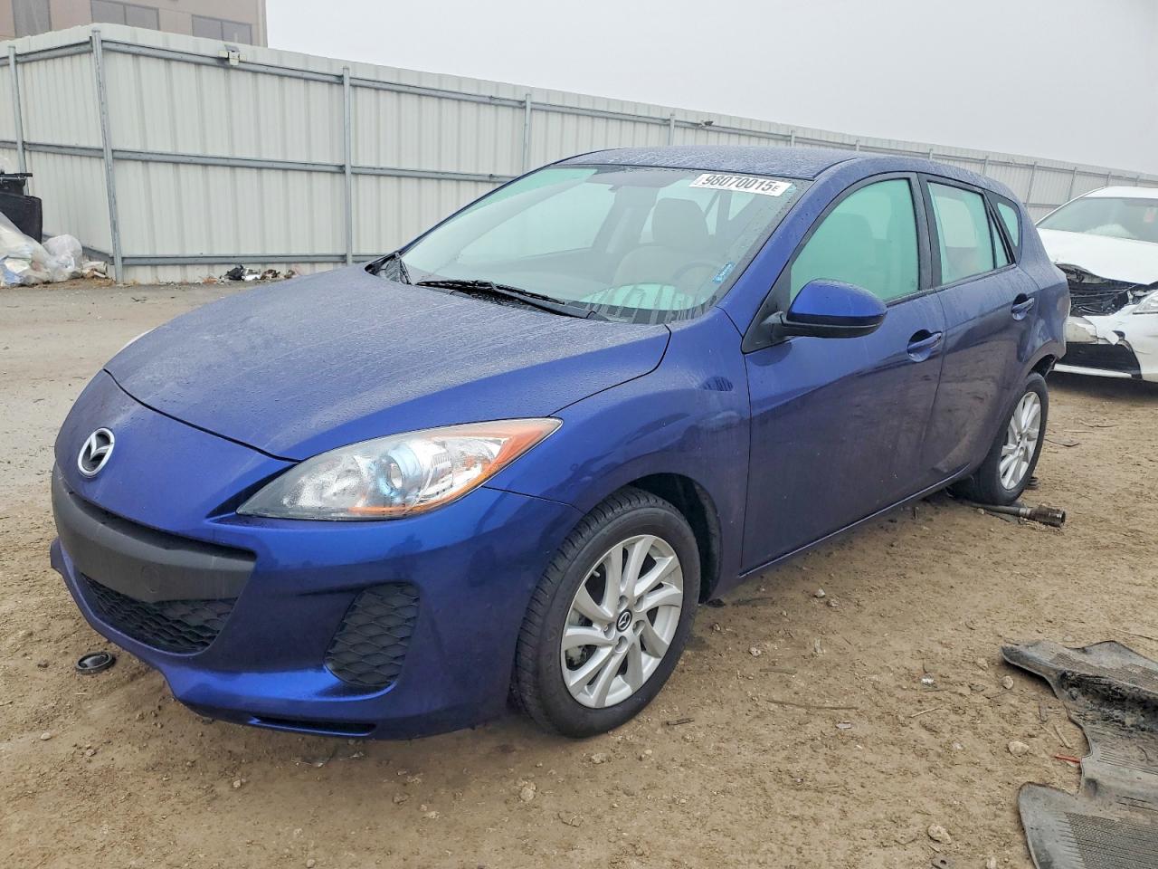 2013 MAZDA 3