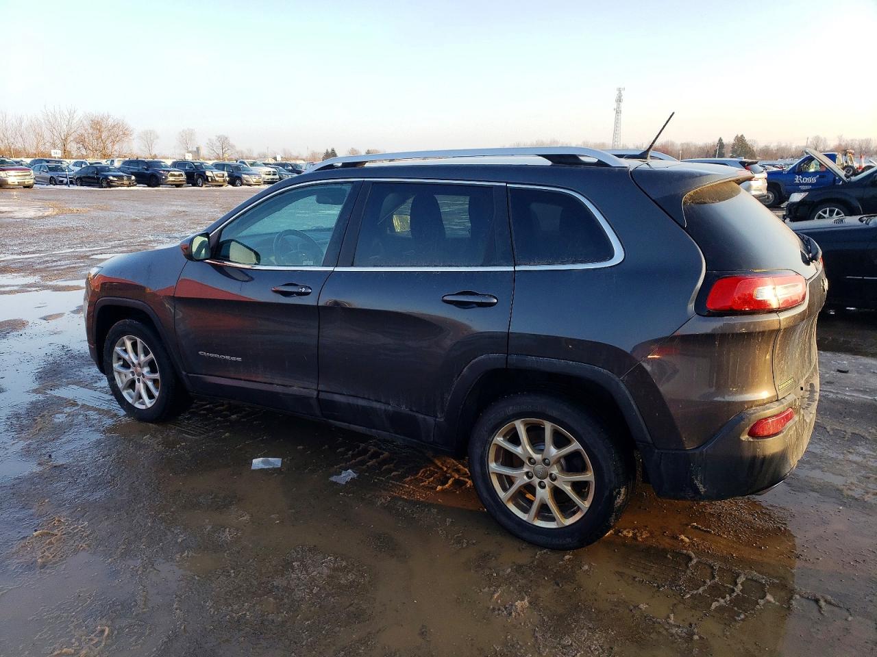 2015 JEEP CHEROKEE LATITUDE photo 4