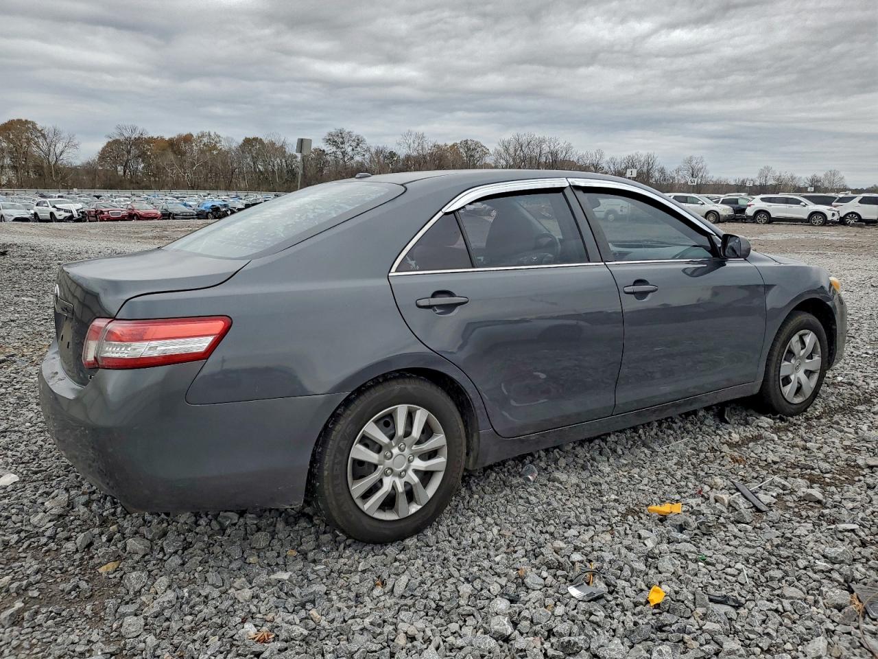 2010 TOYOTA CAMRY BASE photo 3
