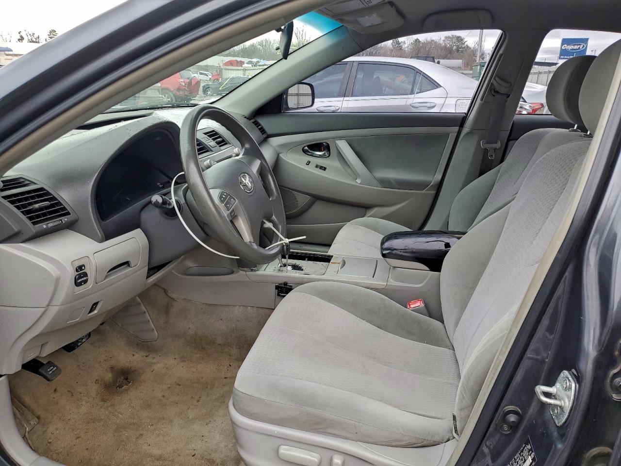 2010 TOYOTA CAMRY BASE photo 7