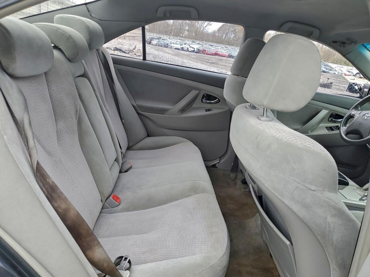 2010 TOYOTA CAMRY BASE photo 10