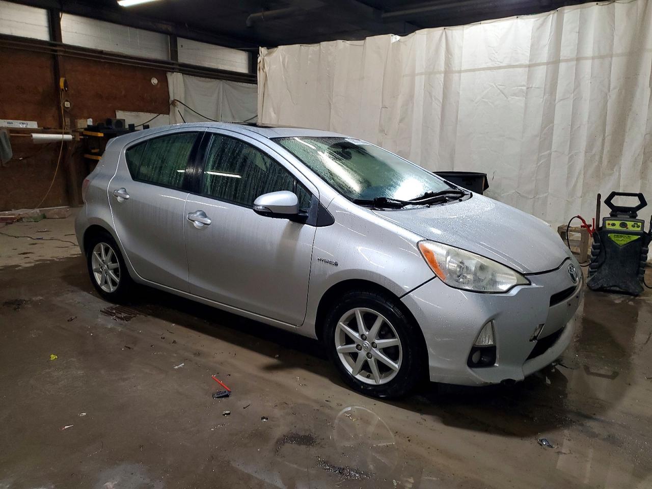 2013 TOYOTA PRIUS C photo 7