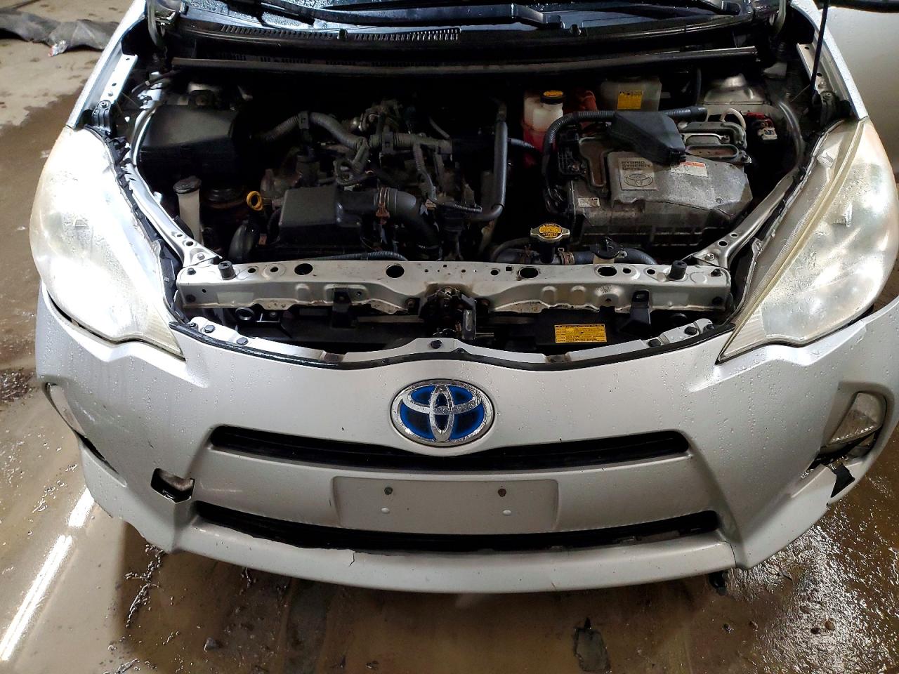 2013 TOYOTA PRIUS C photo 21