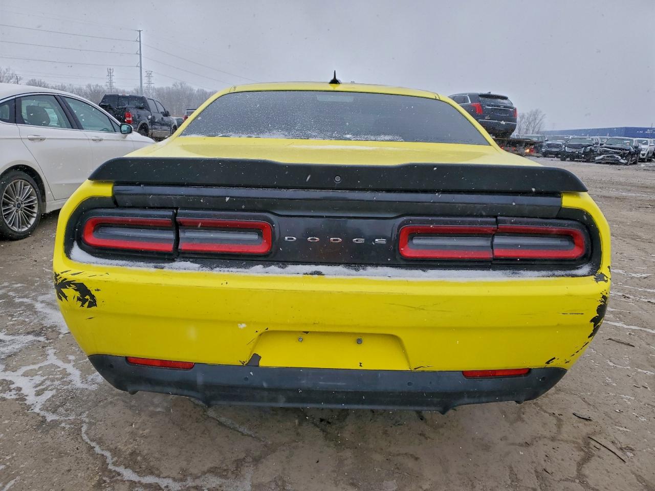 2016 DODGE CHALLENGER SXT photo 6