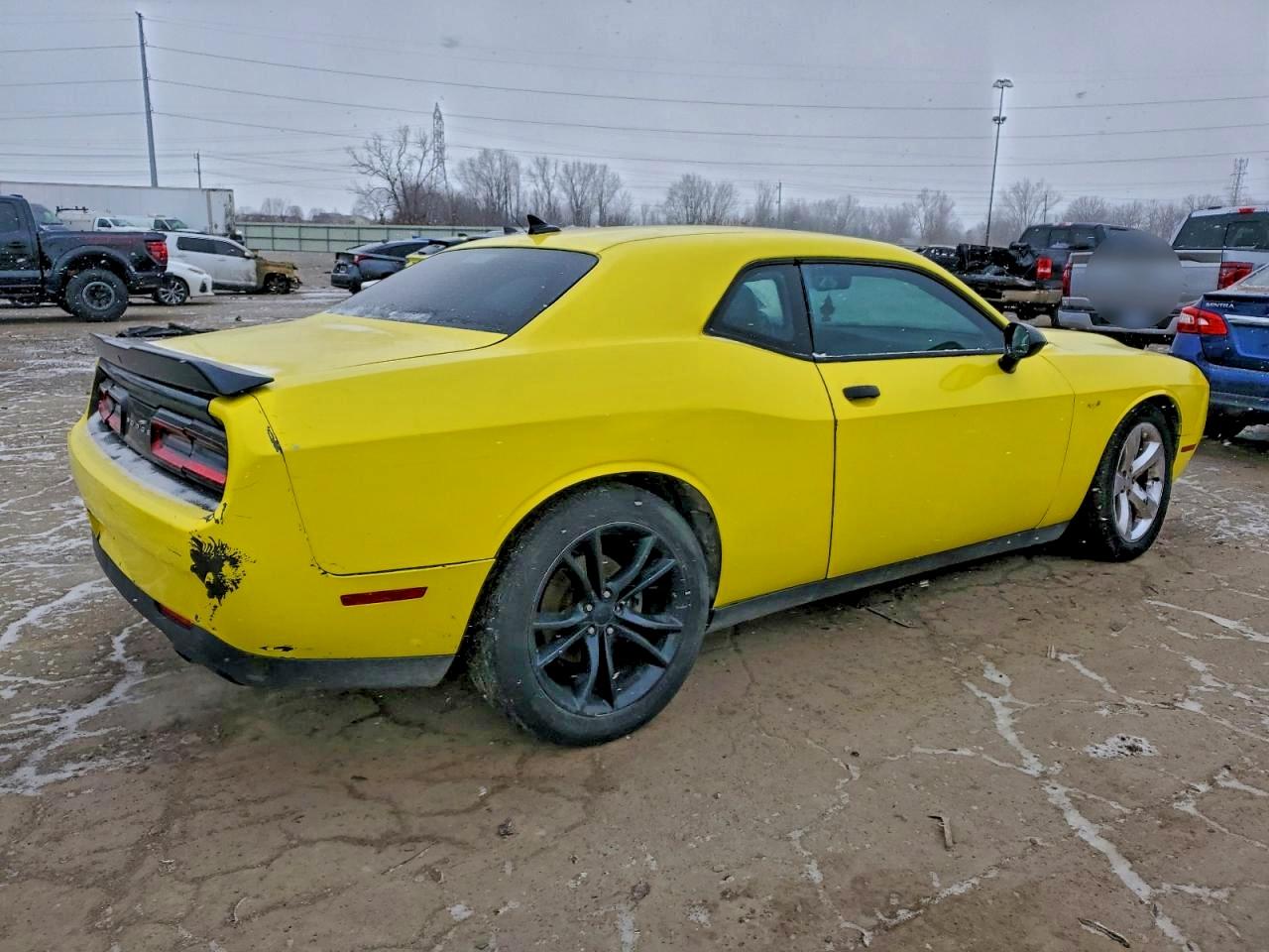 2016 DODGE CHALLENGER SXT photo 3