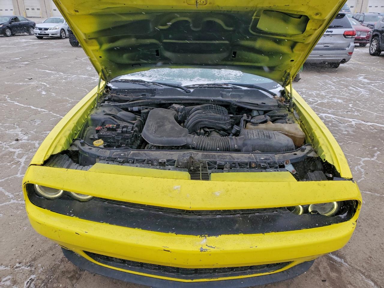 2016 DODGE CHALLENGER SXT photo 11