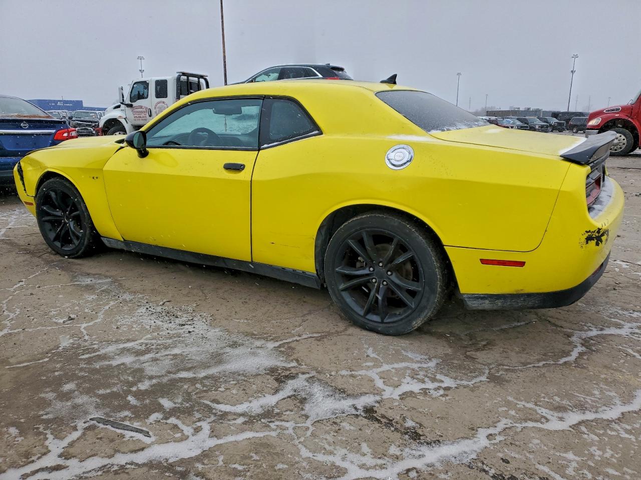 2016 DODGE CHALLENGER SXT photo 2