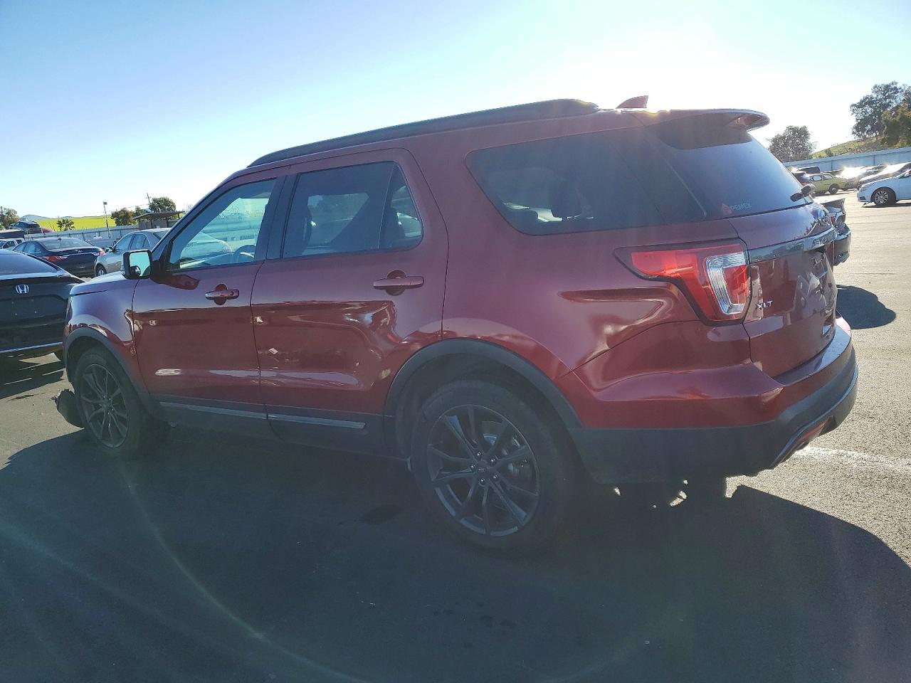 2017 FORD EXPLORER XLT photo 2