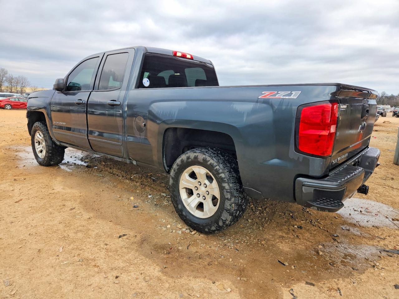 2017 CHEVROLET SILVERADO K1500 LT photo 2