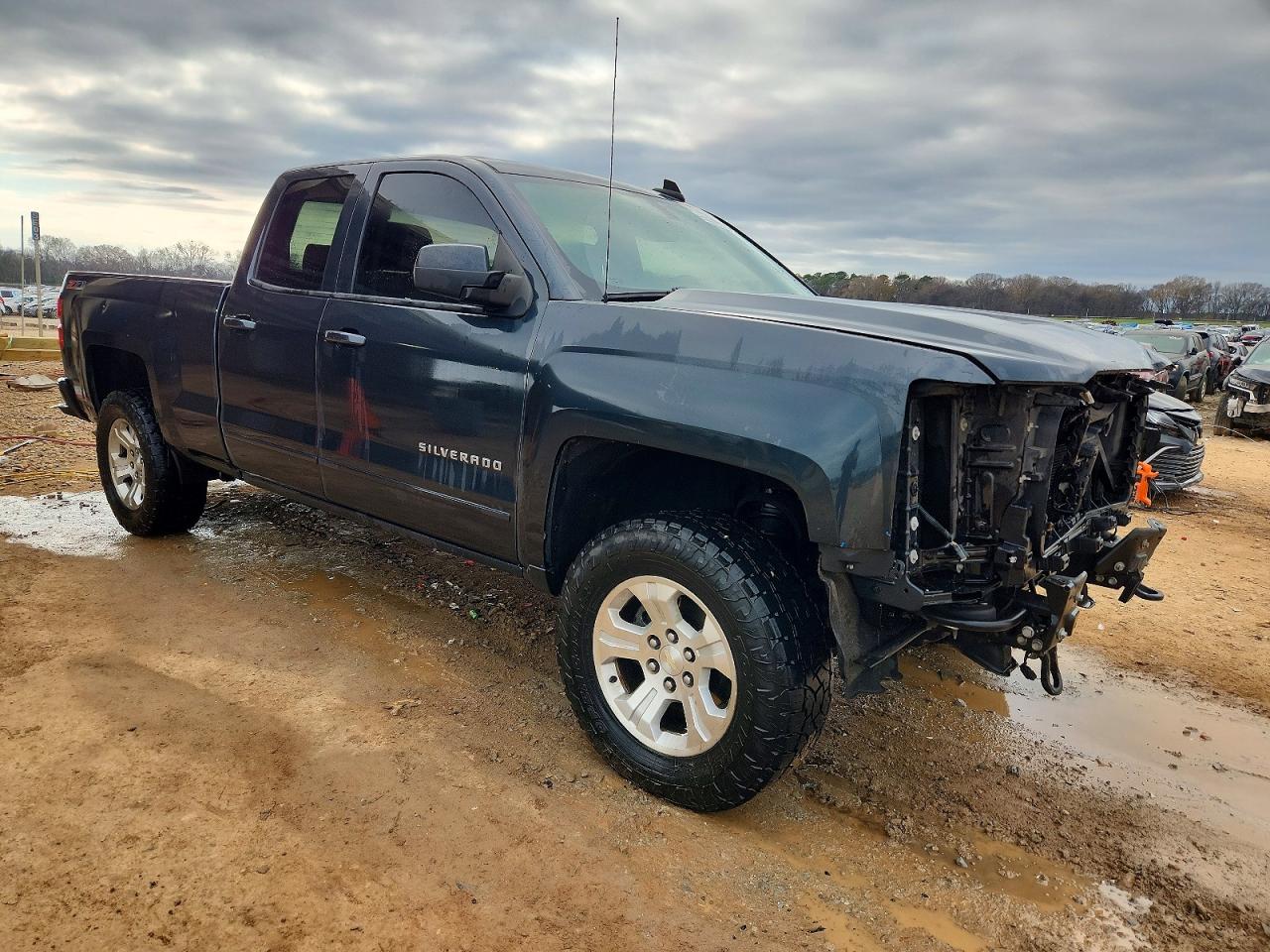 2017 CHEVROLET SILVERADO K1500 LT photo 4