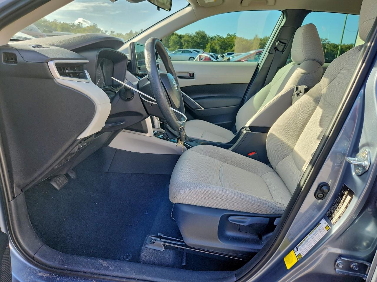 2025 TOYOTA COROLLA CROSS L photo 7