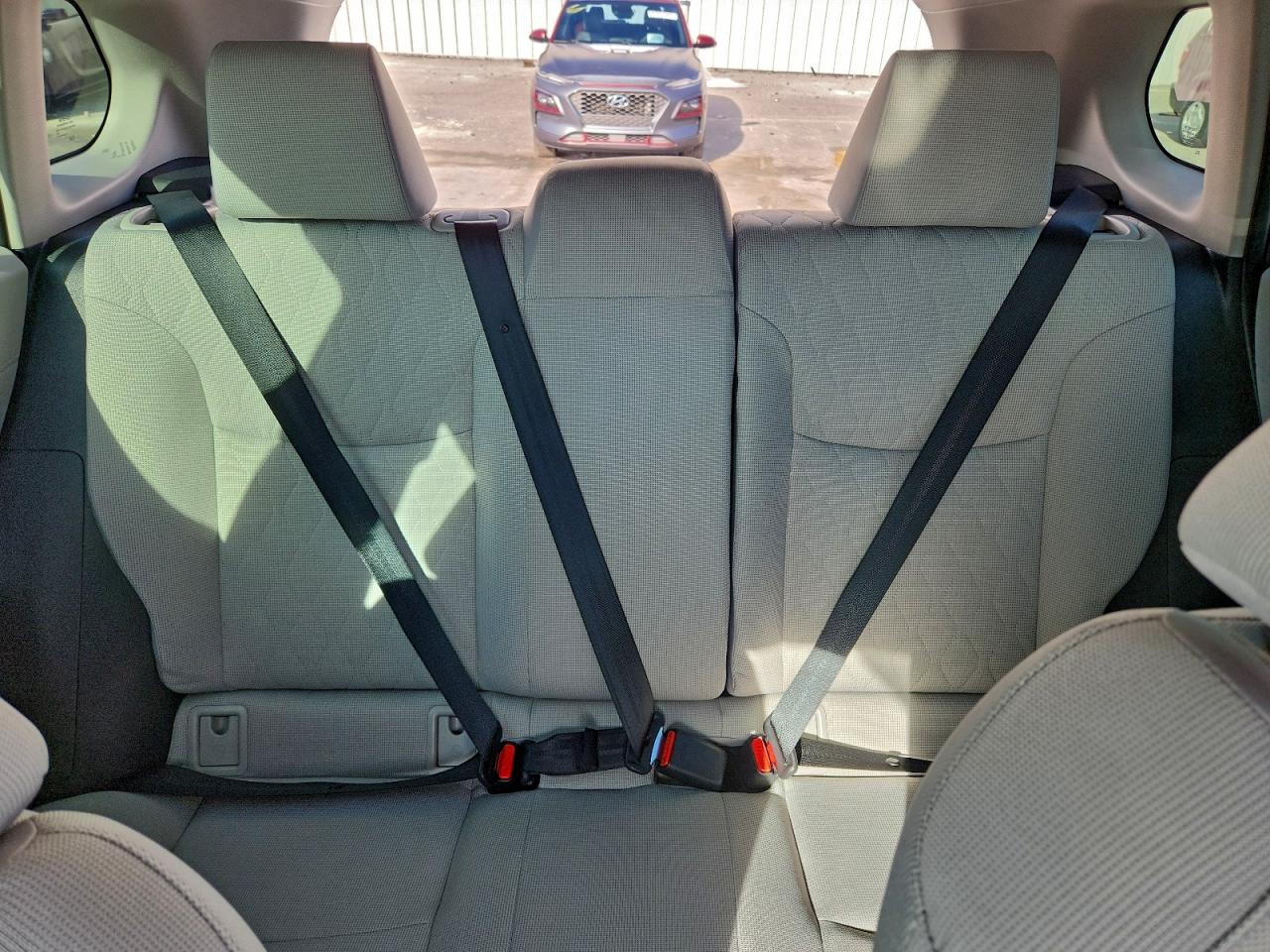 2025 TOYOTA COROLLA CROSS L photo 10