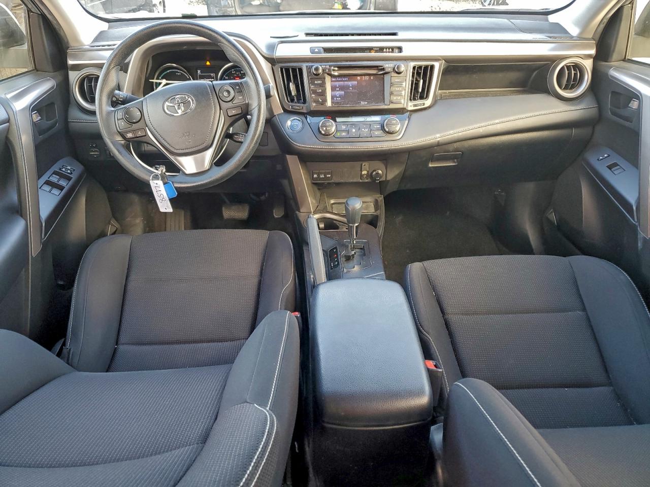 2018 TOYOTA RAV4 HV LE photo 8
