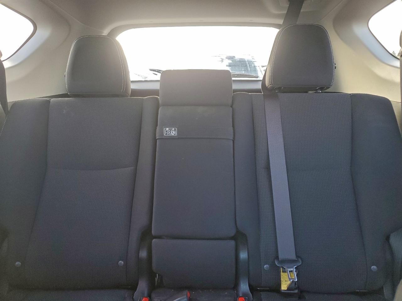 2018 TOYOTA RAV4 HV LE photo 10