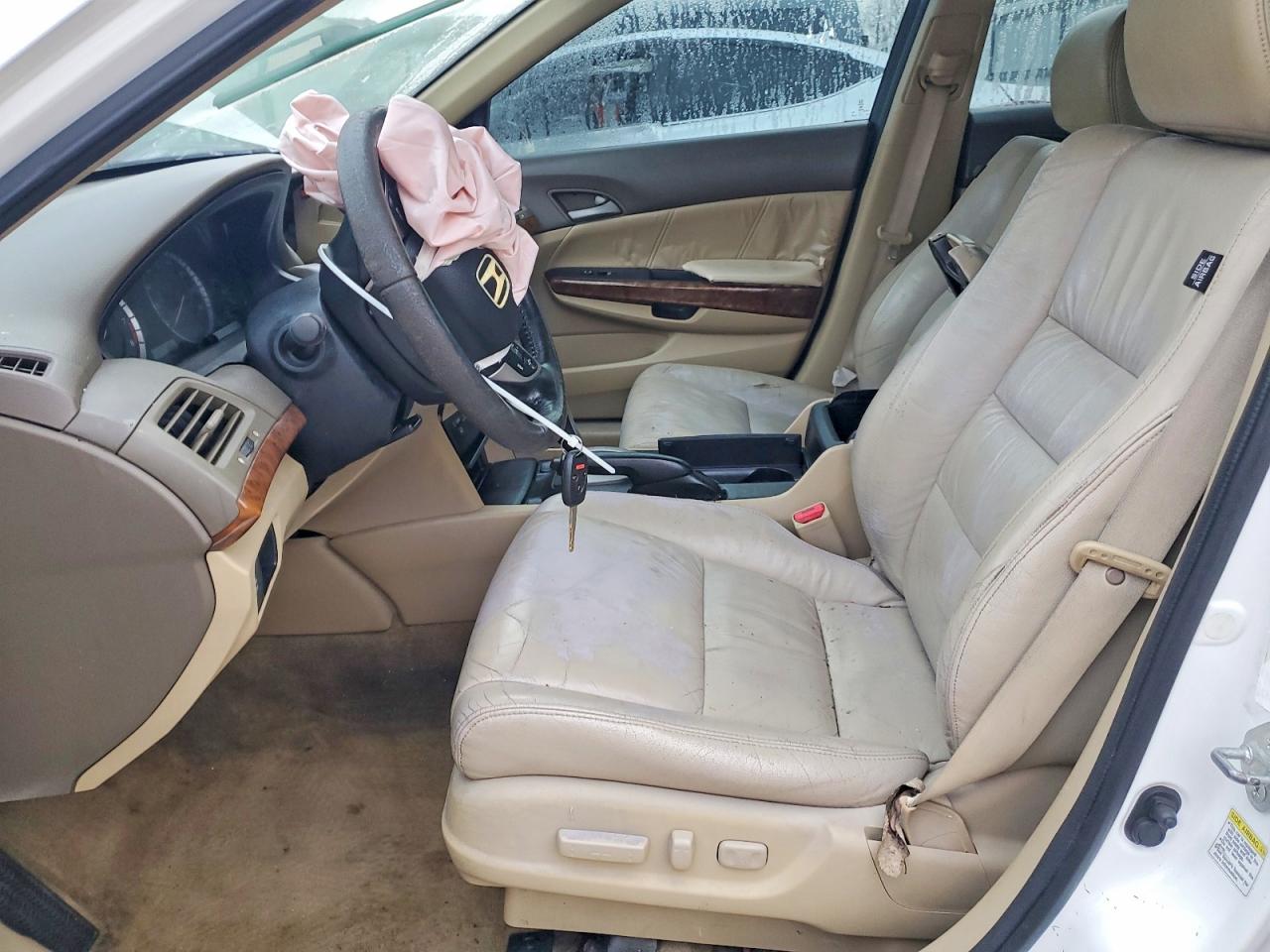 2010 HONDA ACCORD LX photo 7