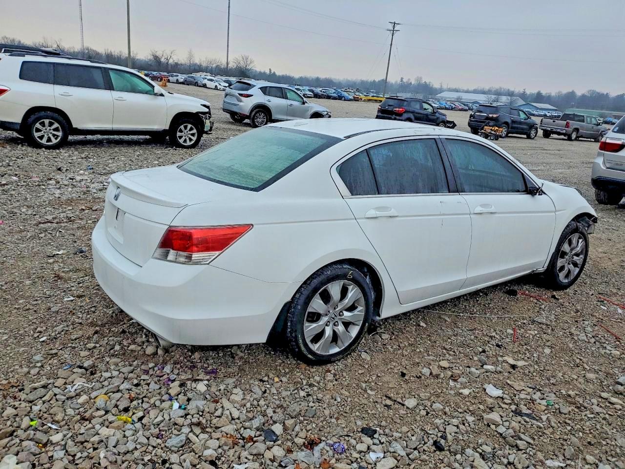 2010 HONDA ACCORD LX photo 3