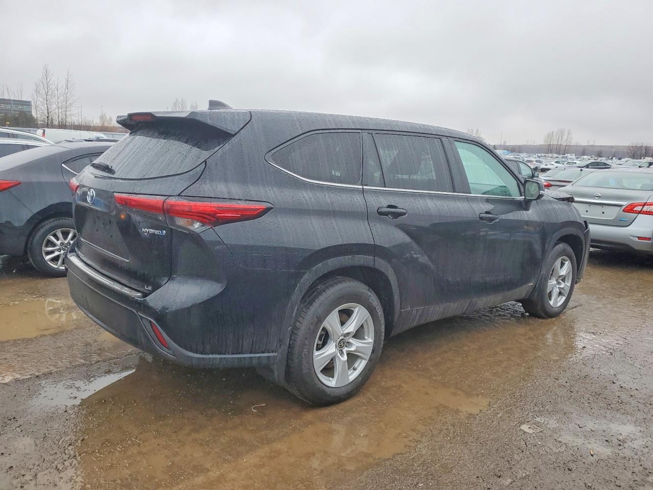 2023 TOYOTA HIGHLANDER HYBRID LE photo 3