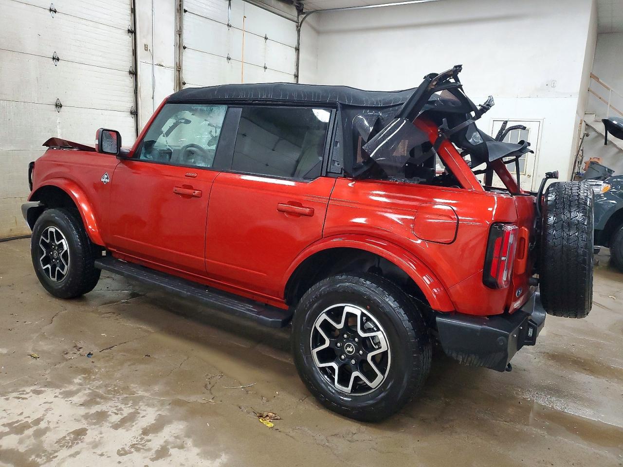 2023 FORD BRONCO BASE photo 2