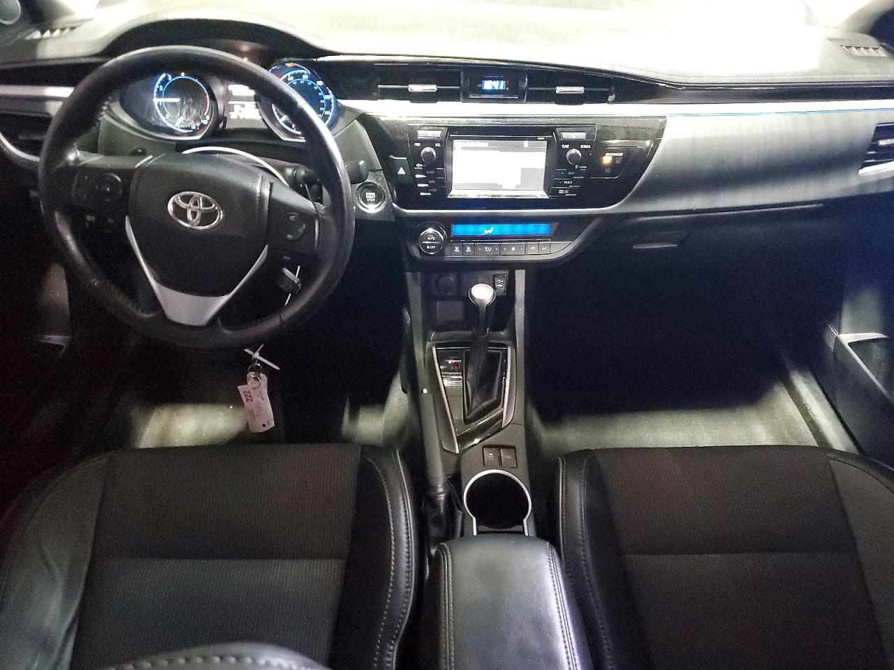 2016 TOYOTA COROLLA L photo 8