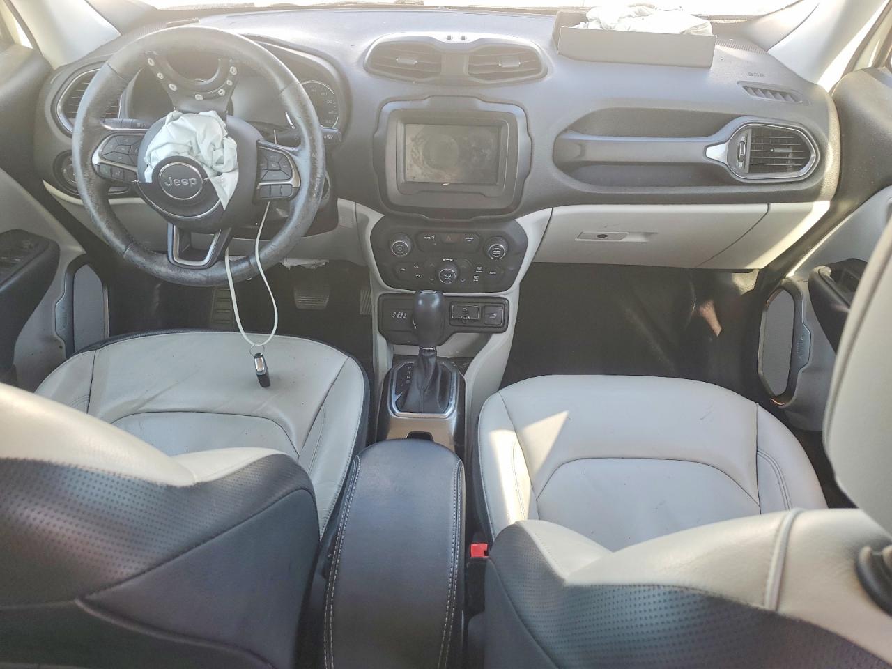 2019 JEEP RENEGADE LIMITED photo 8