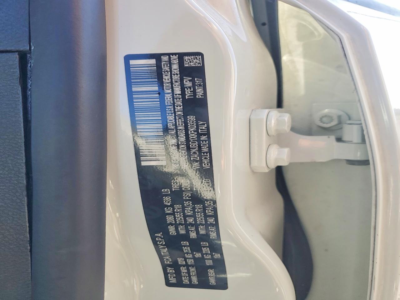 2019 JEEP RENEGADE LIMITED photo 12