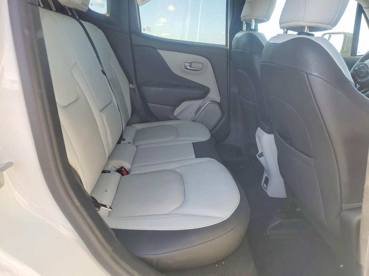 2019 JEEP RENEGADE LIMITED photo 10