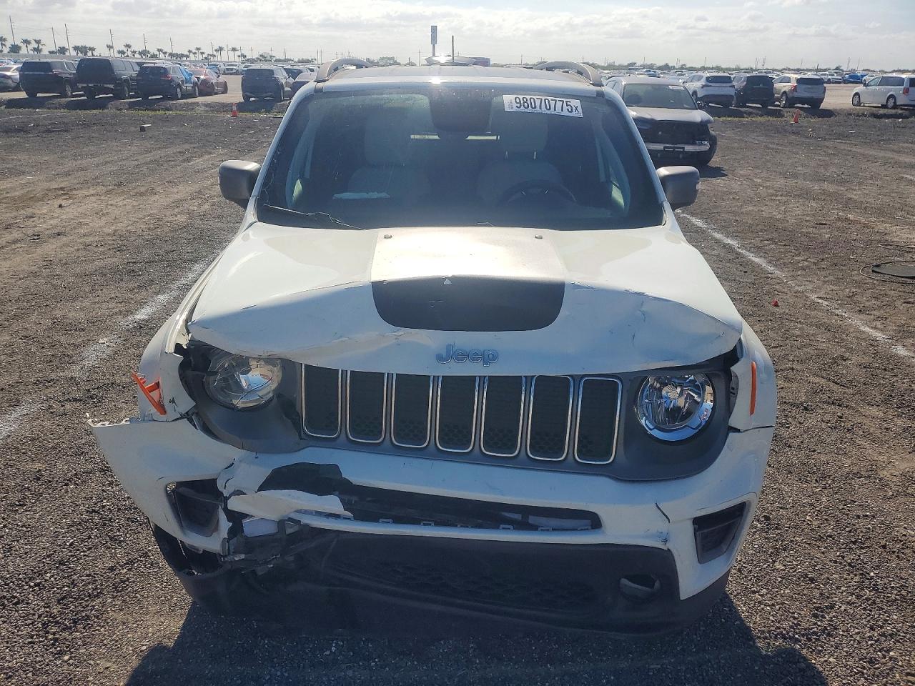 2019 JEEP RENEGADE LIMITED photo 5