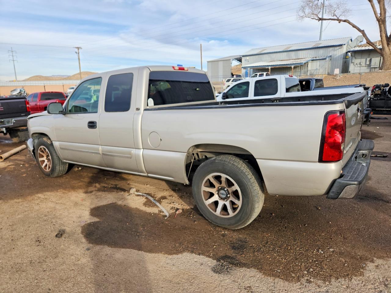 2006 CHEVROLET SILVERADO C1500 photo 2