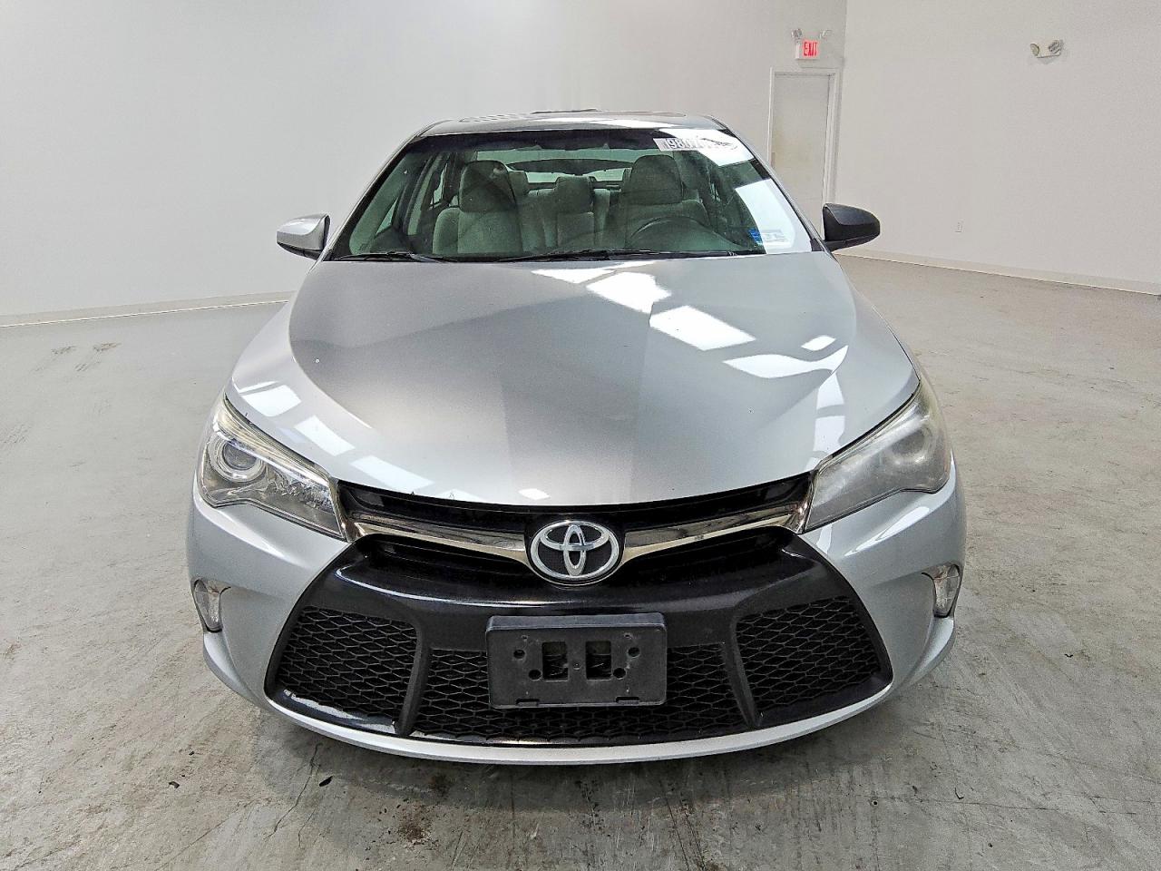2017 TOYOTA CAMRY LE photo 5