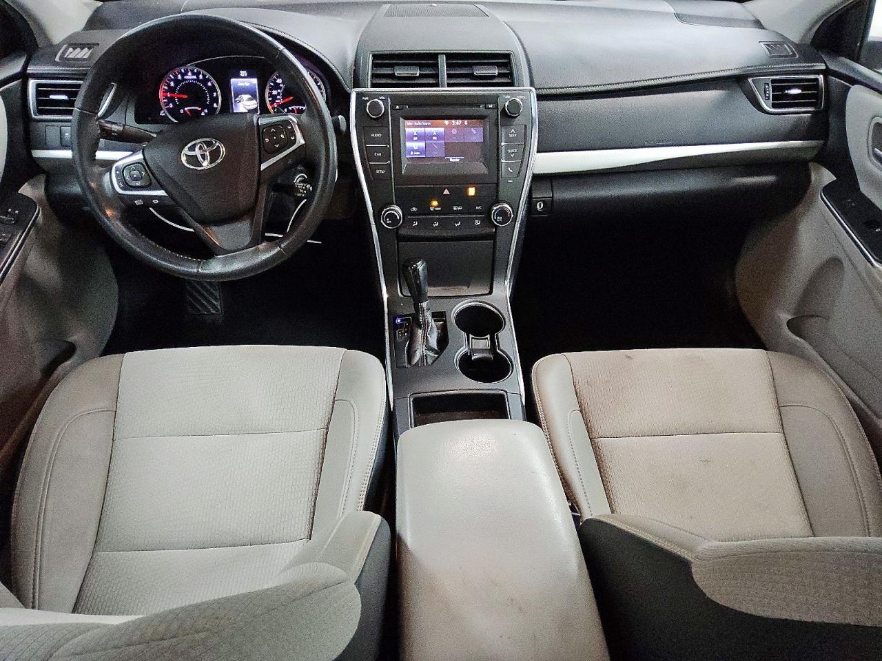 2017 TOYOTA CAMRY LE photo 8