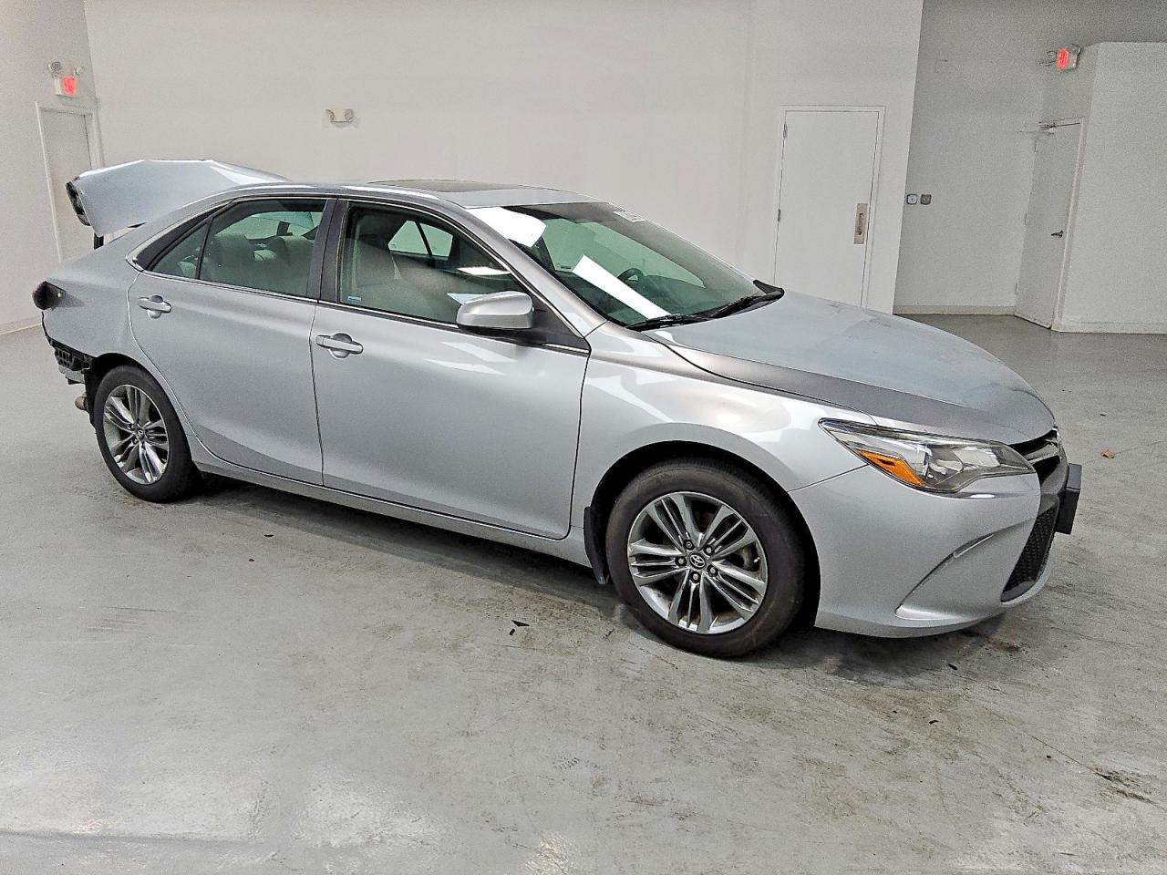 2017 TOYOTA CAMRY LE photo 4