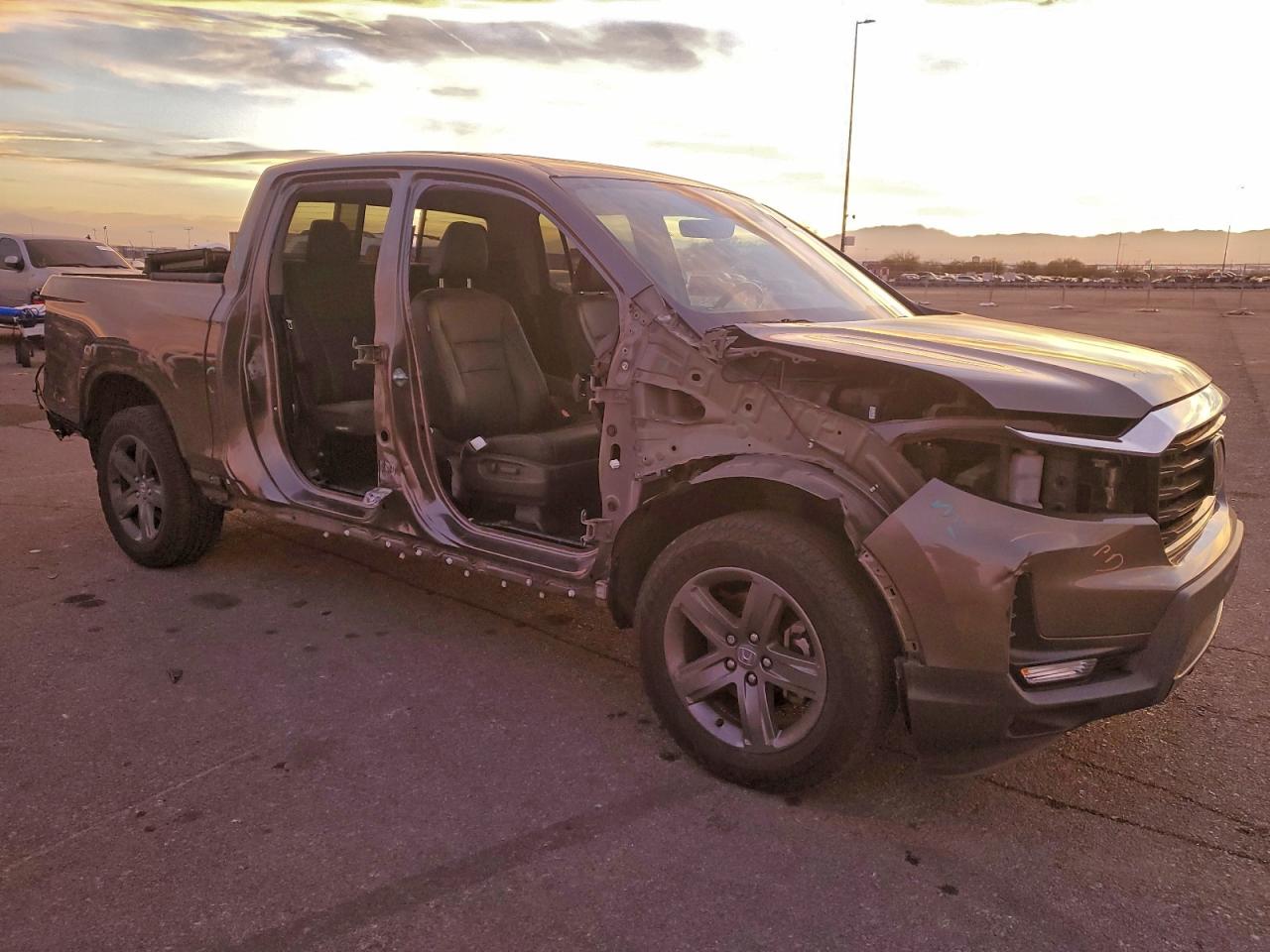 2022 HONDA RIDGELINE photo 4