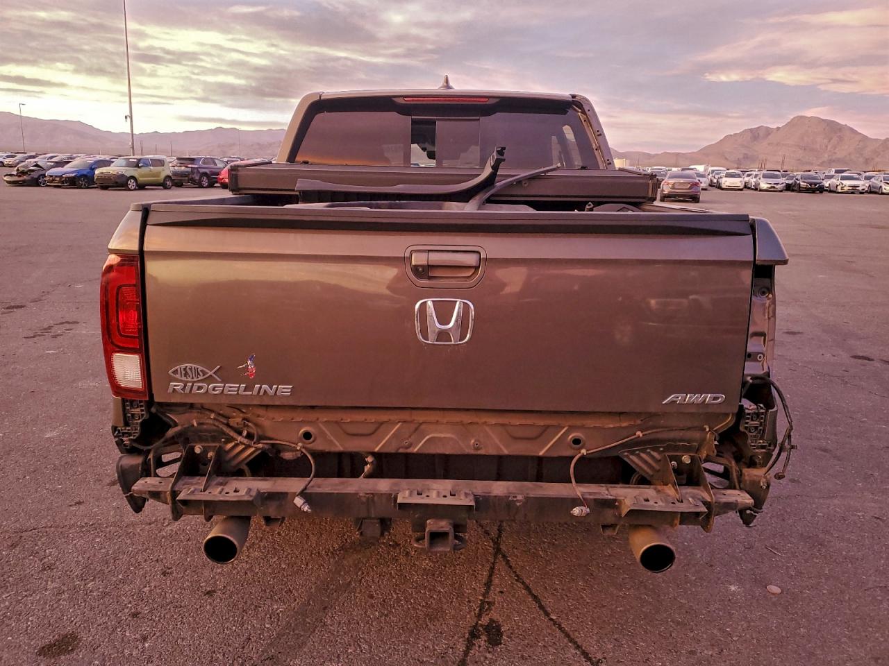 2022 HONDA RIDGELINE photo 6