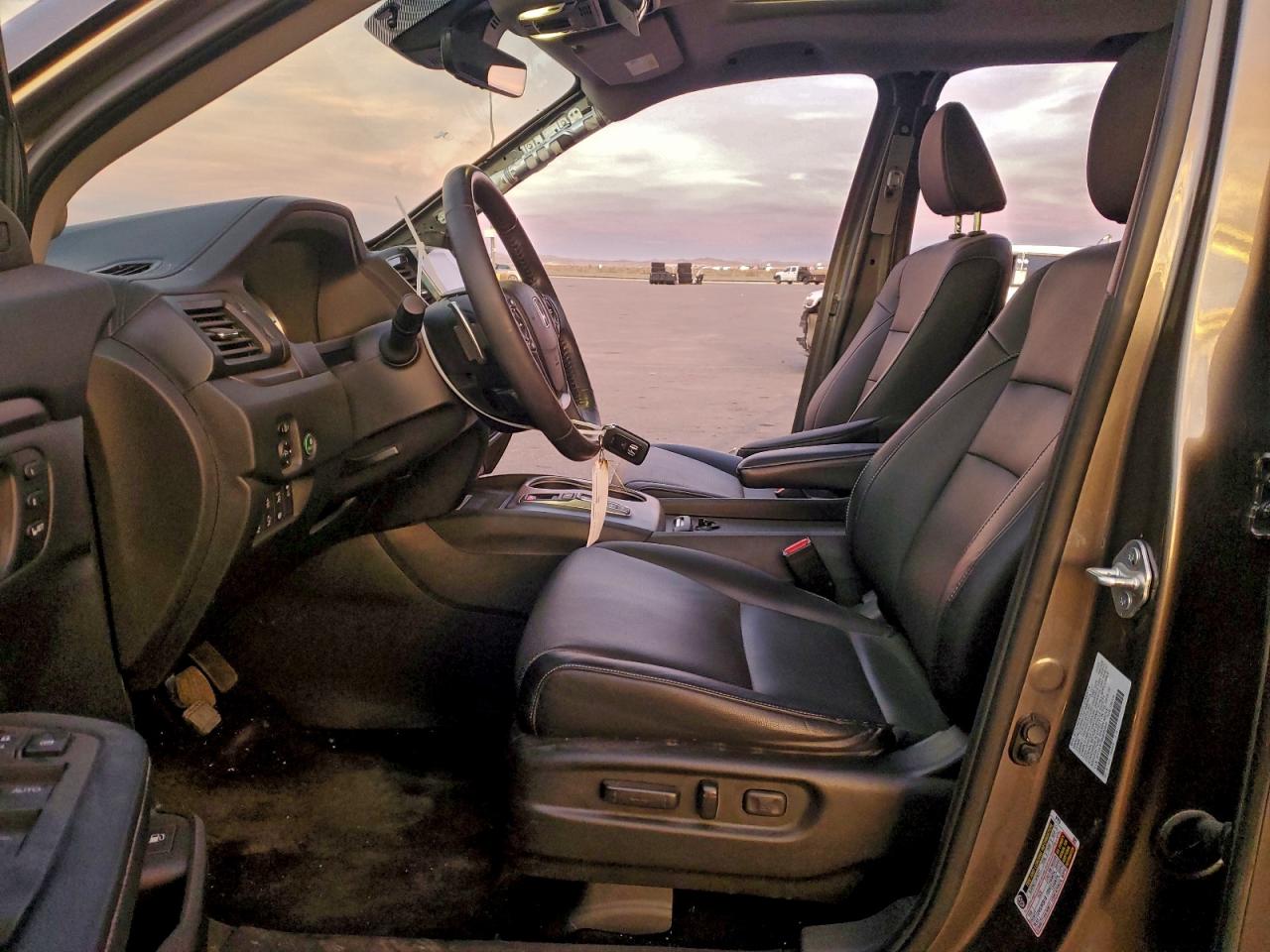 2022 HONDA RIDGELINE photo 7