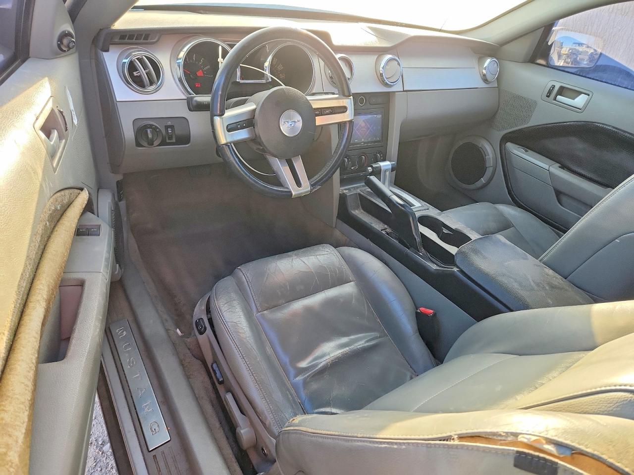 2005 FORD MUSTANG photo 8